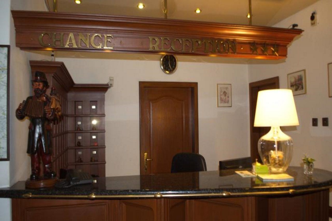 Hotel Otar Praha Bagian luar foto