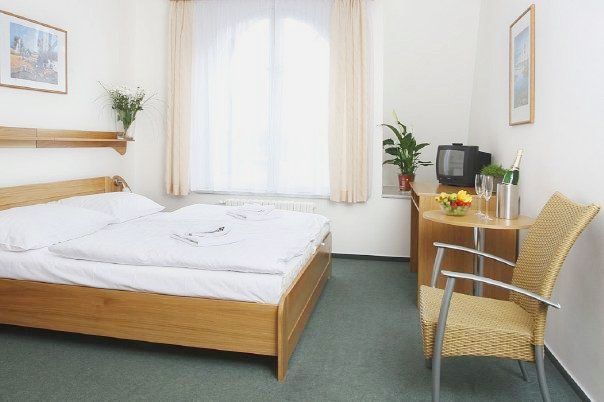 Hotel Otar Praha Bagian luar foto