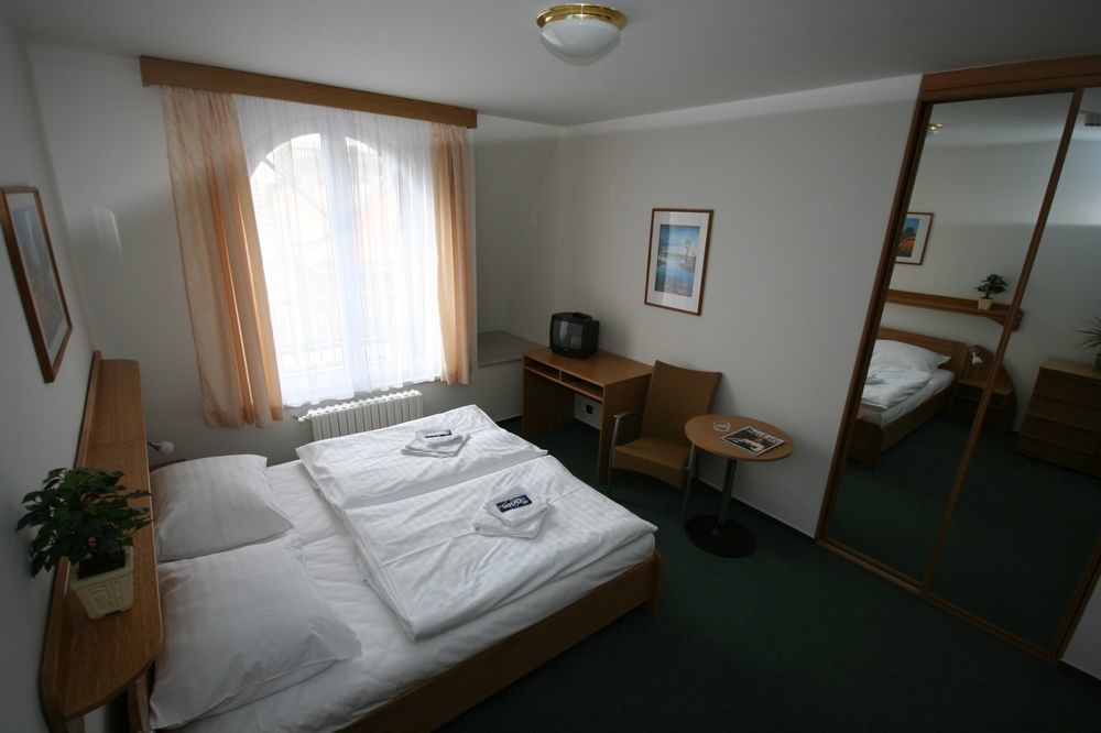 Hotel Otar Praha Bagian luar foto