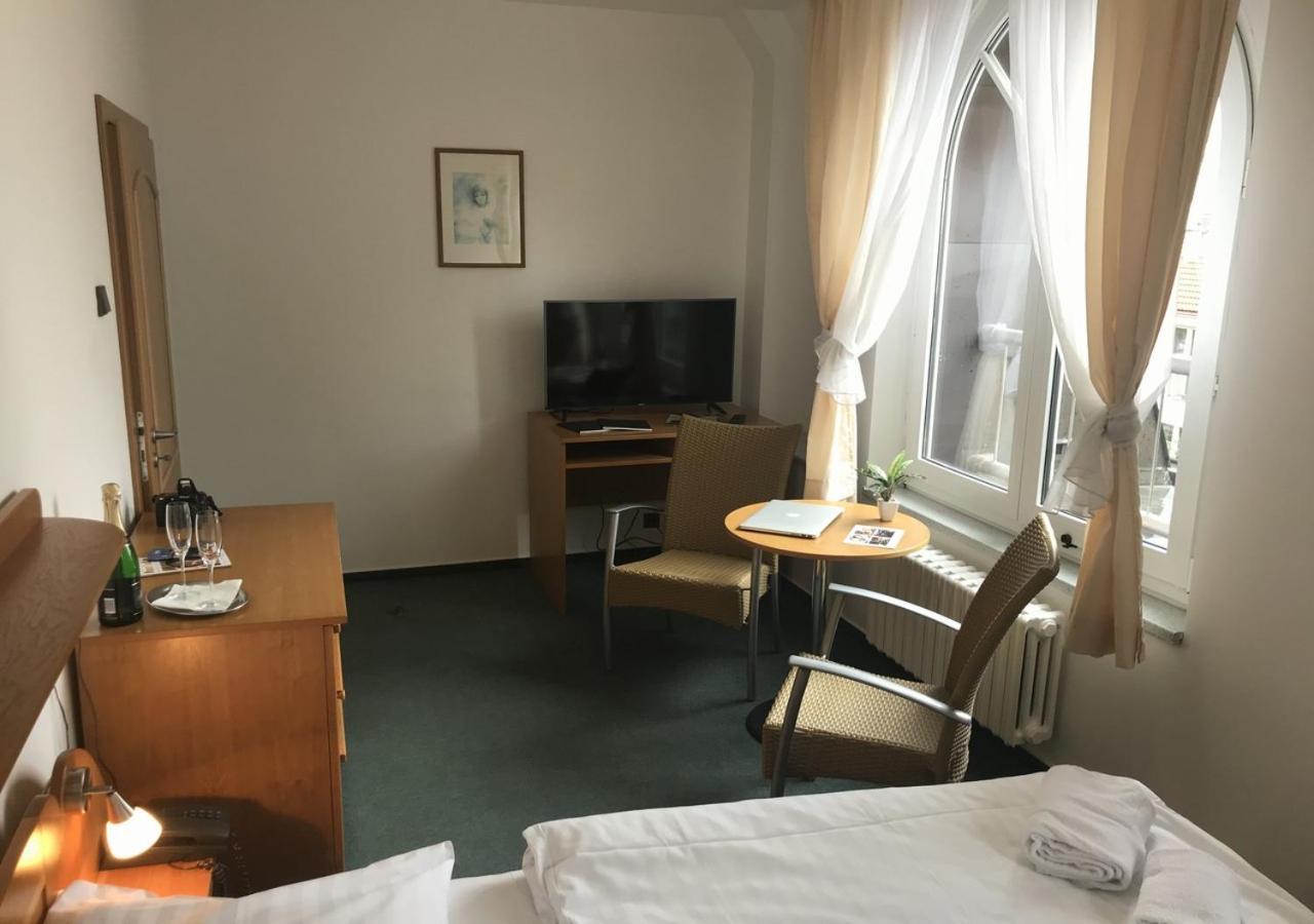 Hotel Otar Praha Bagian luar foto