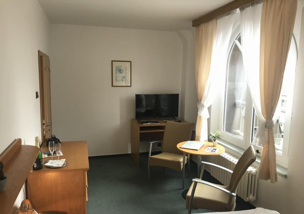 Hotel Otar Praha Bagian luar foto